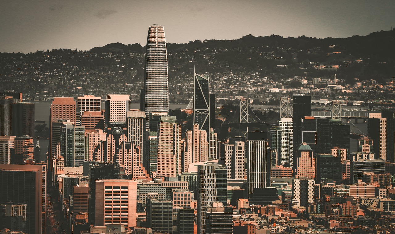 他的一腳低 他的一腳低